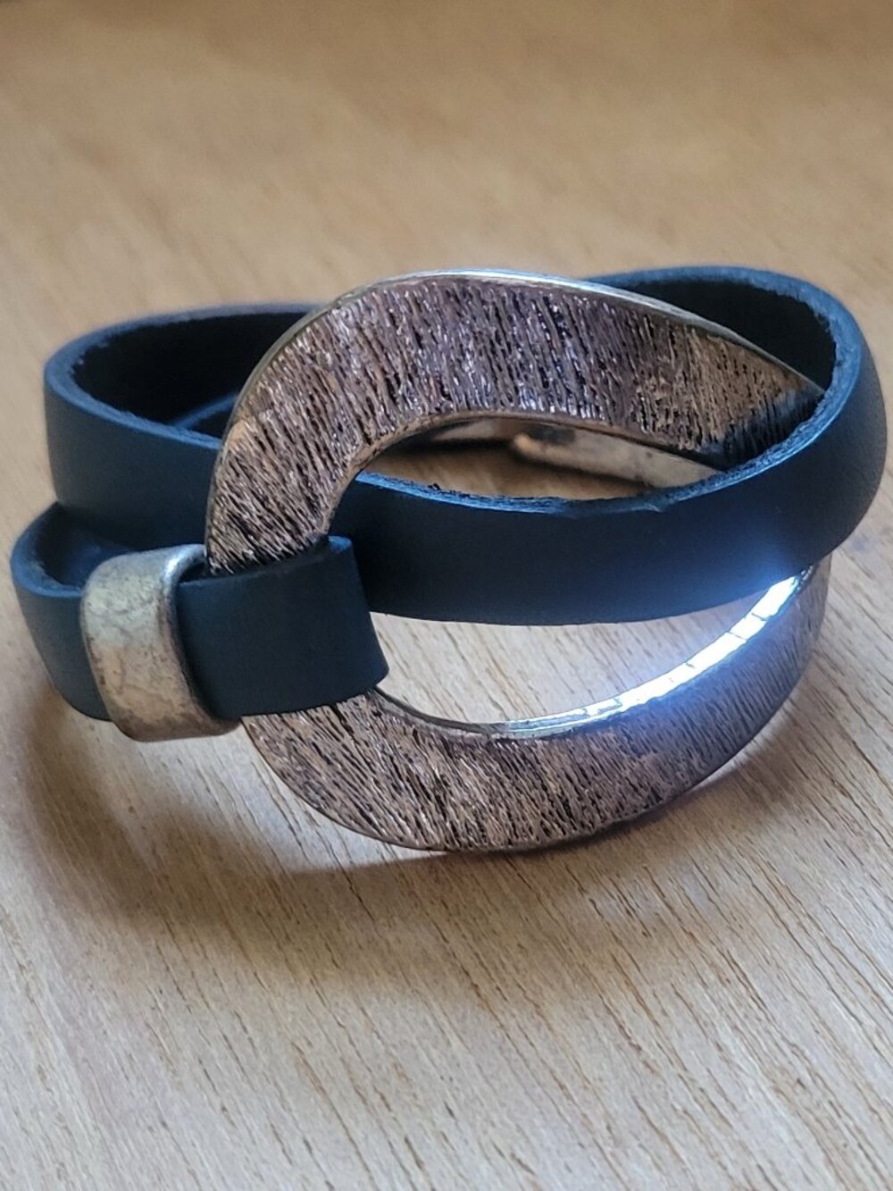Saachi Hammered Loop Double Wrap Leather Bracelet